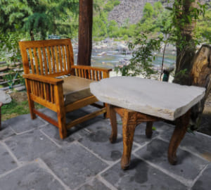 step-into-a-stone-zone-tirthan-valley